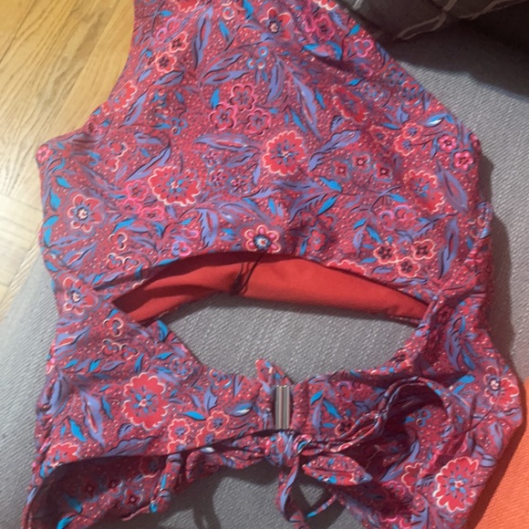 Veronica beard Aniston swimsuit - Picture 3 of 4